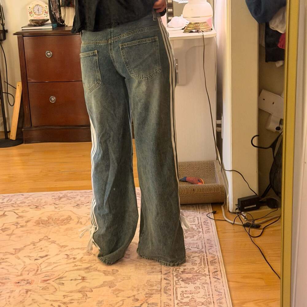 Edikted Washed Low Rise Ribbon Jeans - Picture 3 of 6